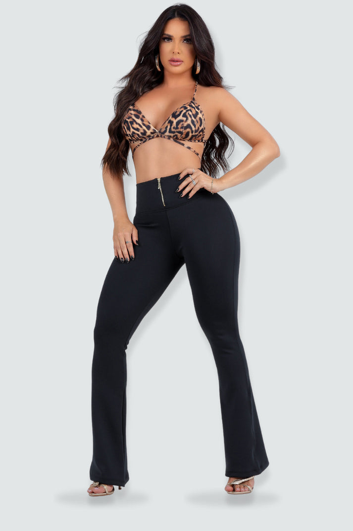Calça Feminina Flare Modeladora Preta Montaria
