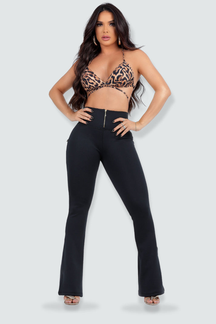 Calça Feminina Flare Modeladora Preta Montaria
